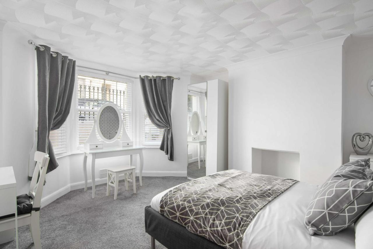 The Roost Group - Stylish Apartments Gravesend Buitenkant foto